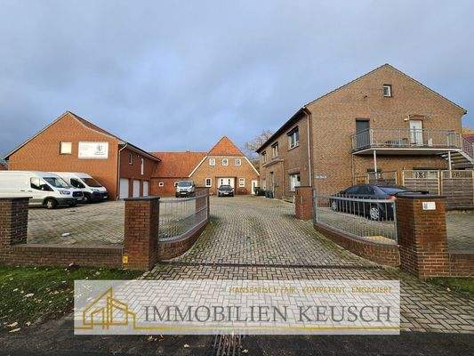 Hofansicht mit 3 Gebäuden