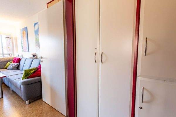 Diverse abschließbare Einbauschränke 