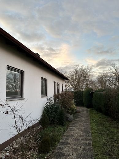 EFH Bungalow in Wilhermsdorf von privat & provisionsfrei, 715 qm Grundstück, Sauna, Garage, ruhige Lage