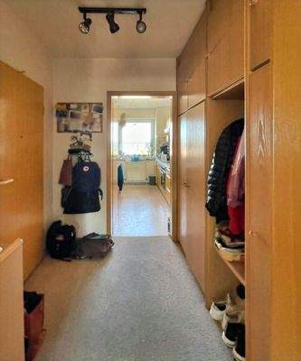 Eingangsbereich/Garderobe und Küche