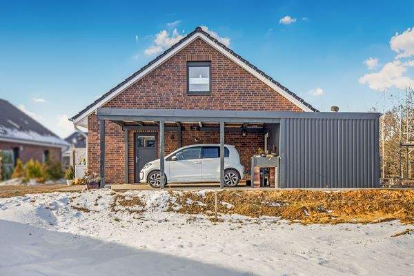 Ansicht des modernen Einfamilienhauses