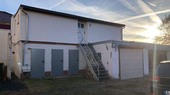 Nebengebäude mit ausgebauter Wohnung