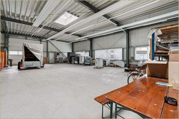 Produktions- & Lagerhalle