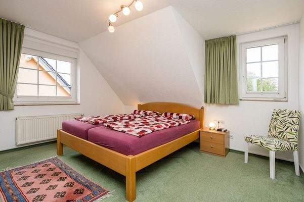 Schlafzimmer DG