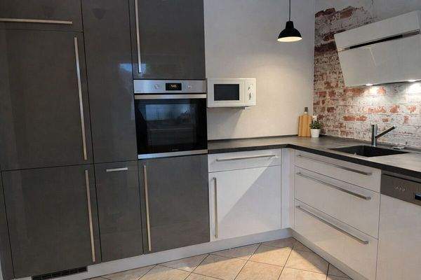 Küche mit Einbauküche