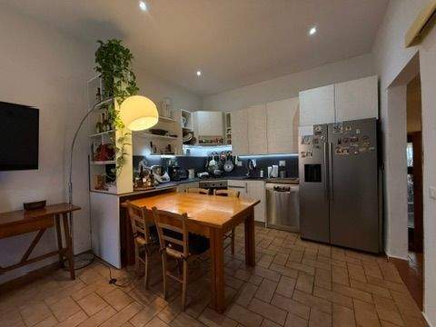 4A640565-B770-4C44-9CFD-4A4870380492_4_5005_c