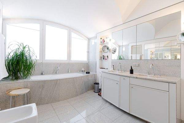 Badezimmer Ansicht I