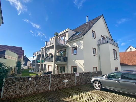 Hausansicht vom Parkplatz
