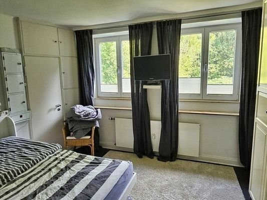Schlafzimmer 1 