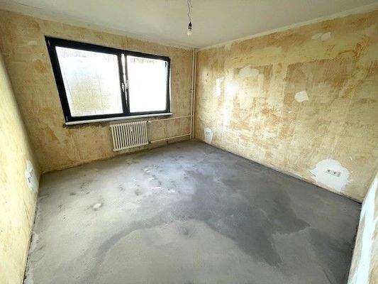 Leeres Zimmer mit Fenster