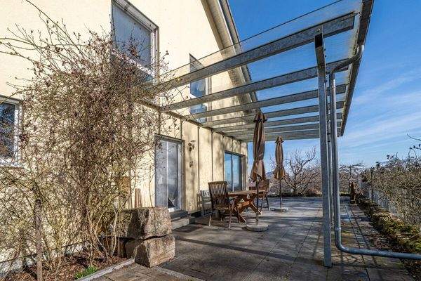 Überdachte Terrasse