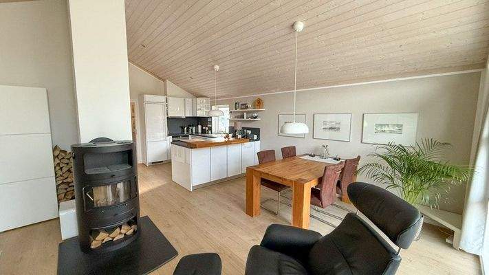 Essbereich mit offener Küche