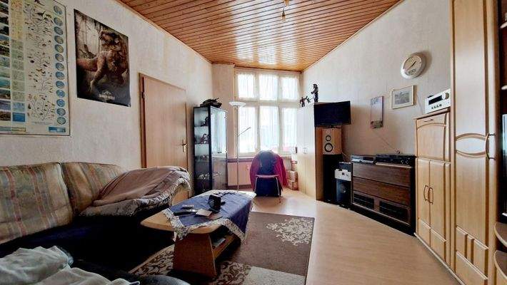 Wohnzimmer (EG links)