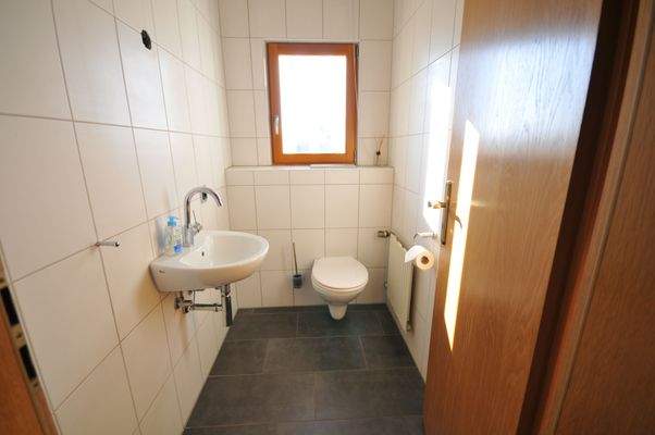 Neuwertiges Gäste WC im OG