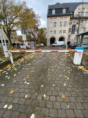 Ausfahrt vom Freigelände