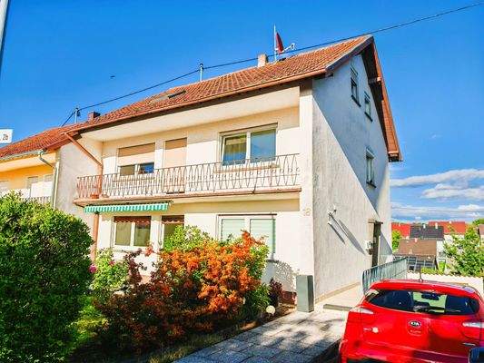 Wunderschönes 1-4 Familienhaus