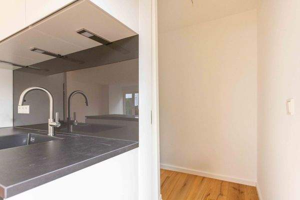 Spüle und Speisekammer