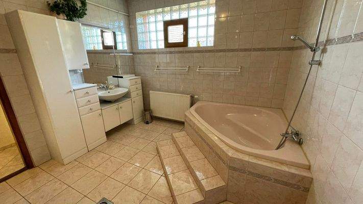 414530979_887447586187841_7072549845173527770_n má