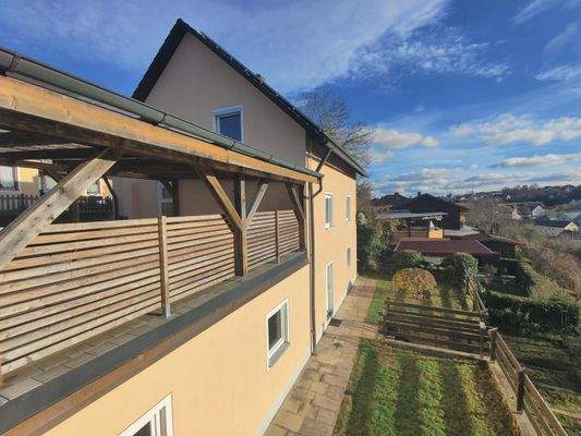 Südseite des Hauses mit Terrasse