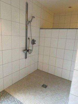 ebenerdige Dusche.jpg