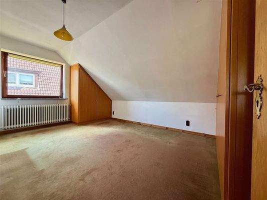 Zimmer 2 OG (rechter Hausteil)