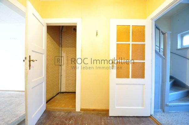 Flur mit Kellerzugang