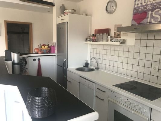 Wohn-Esszimmer - Ansicht 2-Blick zum Küchenbereich