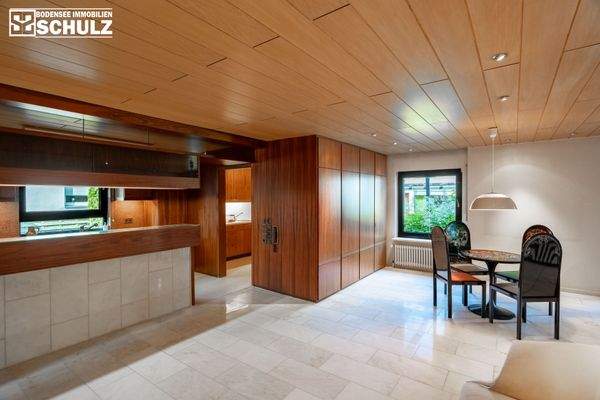 Essplatz, Bar und Küche