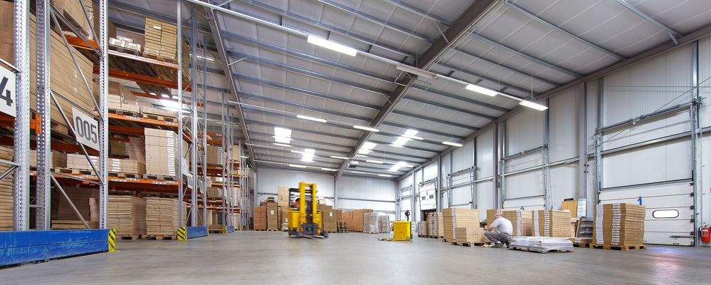 Versandbereich mit Verladetoren