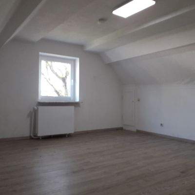 Dann oben rechts : Ein großes Arbeits/Kinderzimmer