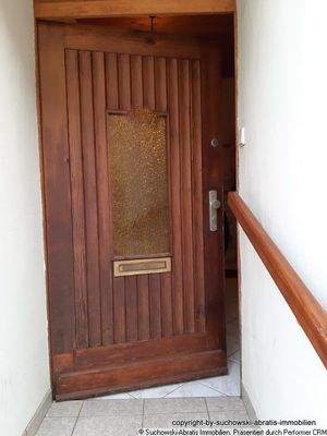 Wohnhaus vorn Eingang Bild 1