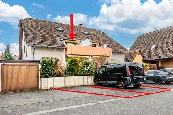 Exterior view / Parking spaces