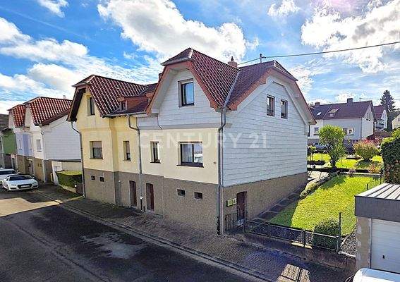 Ansicht des Hauses von der rechten Hausseite 