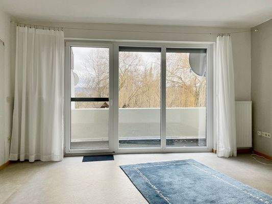 Schlafzimmer mit Balkon OG