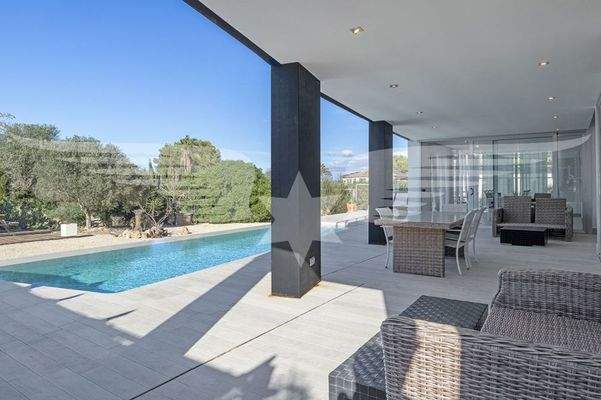 Überdachte Terrasse