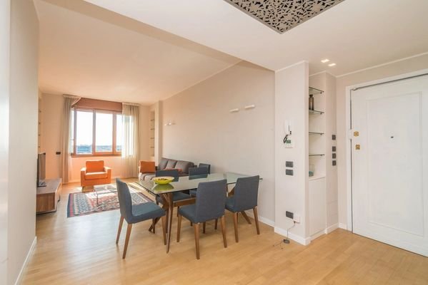 Dining room Natural light Wooden floor