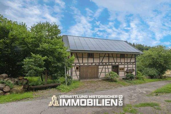 landhaus-eifel-wirtschaftsgebaeude-solardach