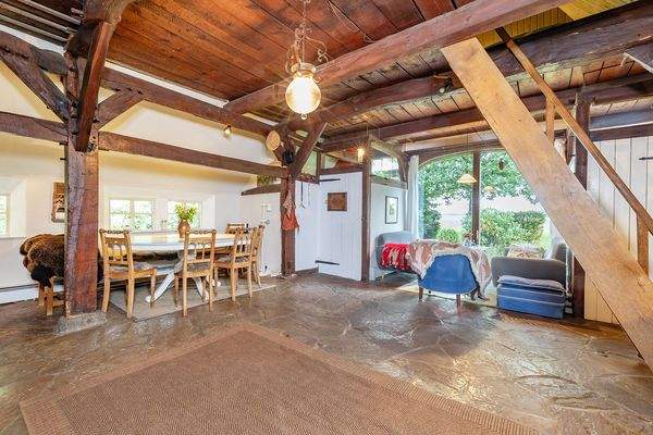 Geräumiger Essbereich