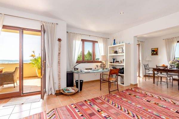 Heller, offener Wohn-und Essbereich