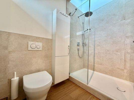 ... bodentiefer Dusche