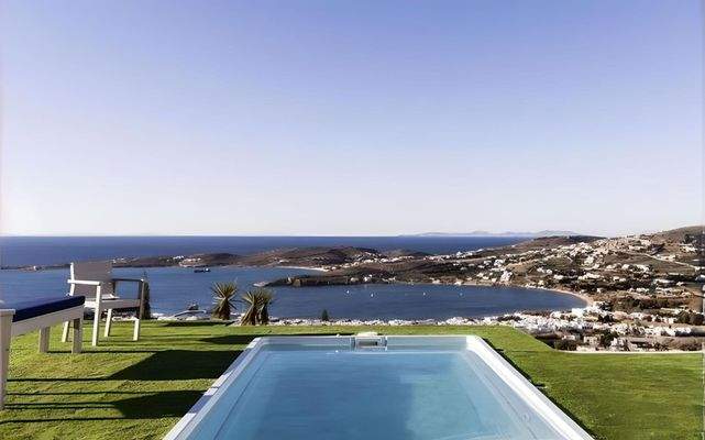 Elegante Villa mit atemberaubender Aussicht in Par