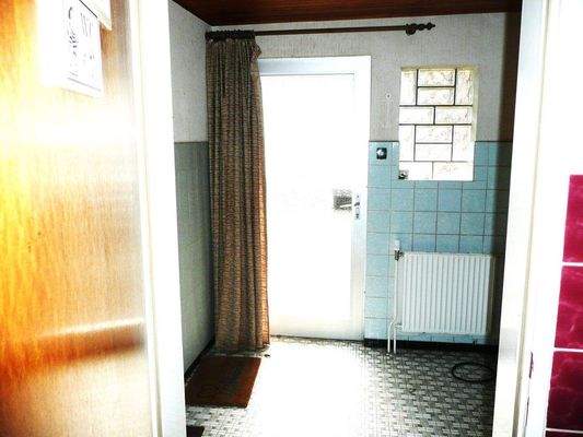 Aussentür Hinterhof  Anbau