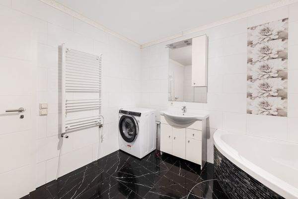 Mit Waschmaschinenanschluss