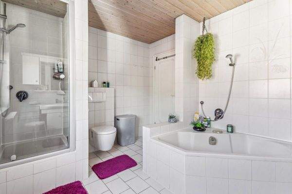 Badezimmer (Whg. EG) 