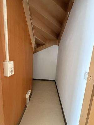Abstellraum unter der Treppe