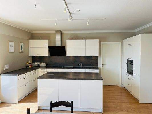 Küche mit Arbeitsinsel