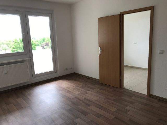 Eine attraktive 3-Raumwohnung im 2.Obergeschoss mit Balkon in Wolfen-Nord wartet auf Sie - Foto 5