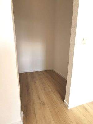 Schlafzimmer - Ankleide bzw. Abstellraum.jpg