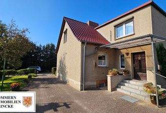 Hofseite u. Zufahrt!.jpg