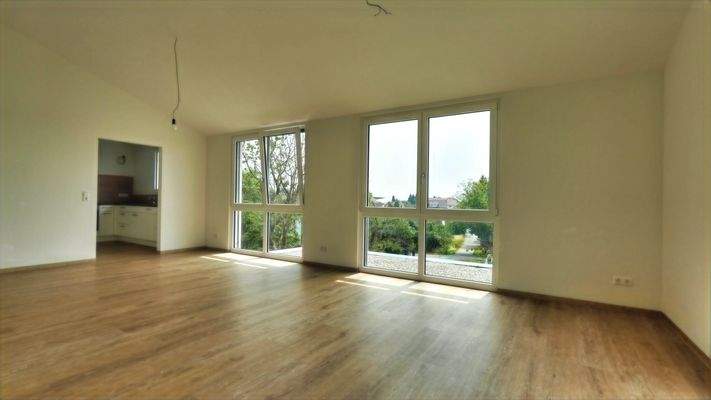 Helles Wohn-Ess-Zimmer